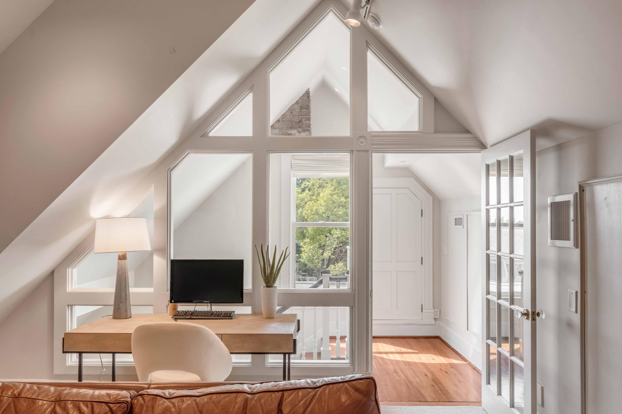 Third-floor room with vaulted ceiling